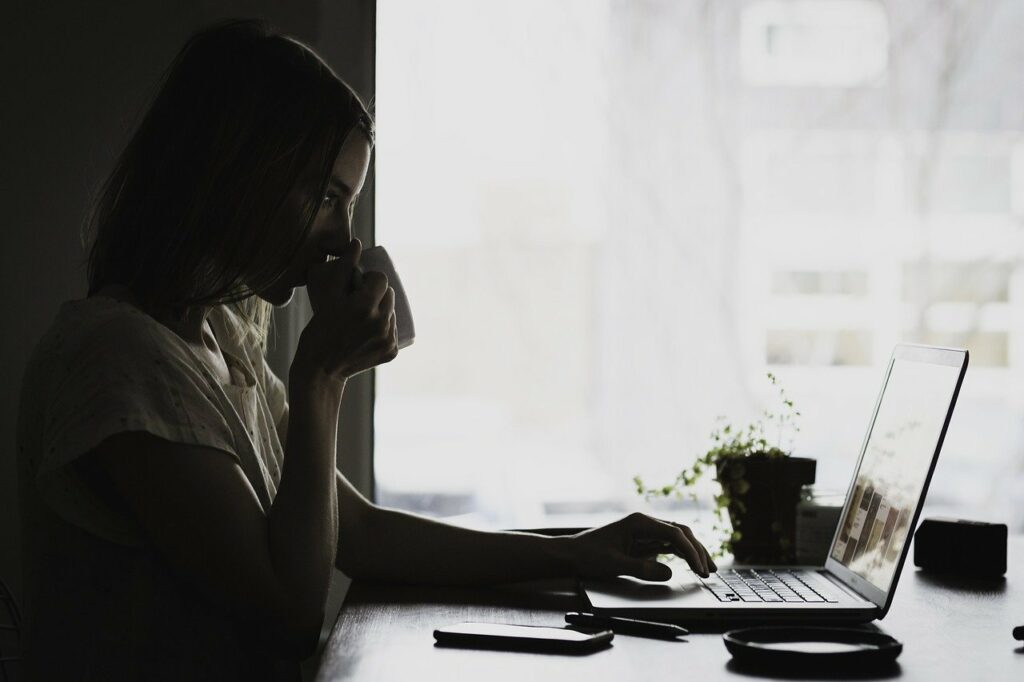 forget pre-packaged wordpress themes